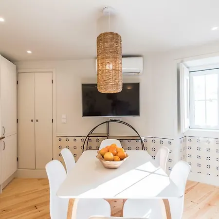 Alfama Cozy Two-bedroom W/ River View - By Lu Holidays * Lisbon