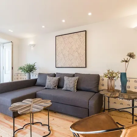 Alfama Cozy Two-bedroom W/ River View - By Lu Holidays * Lissabon